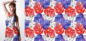 33241 Materiał ze wzorem tropikalne niebieskie i czerwone liście (monstera) z malowanymi kwiatami (storczyk) na białym tle